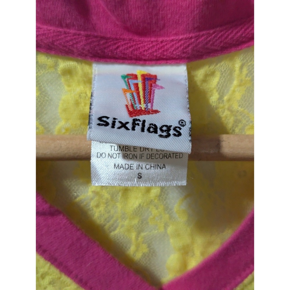 Six Flags Pink Yellow Lace V-Neck T-Shirt S Graphic Top Y2K Theme Park Tee - Picture 4 of 12